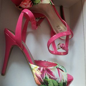 Guess Hadlie Floral Peeptoe Sandals size 7 New never worn